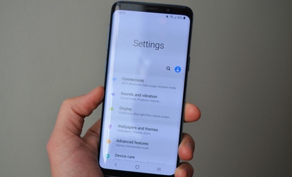 Giao diện One UI cho phép nhóm các tùy chọn liên quan với nhau Giao diện One UI cho phép nhóm các tùy chọn liên quan với nhau