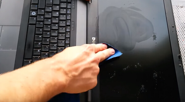 Cách vệ sinh laptop 7