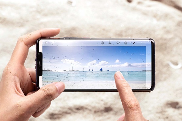 Huawei Mate 20 Pro có tính năng chống nước chống bụi đạt tiêu chuẩn IP68