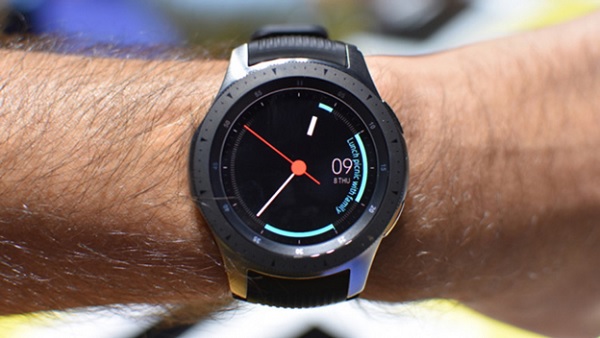 Galaxy Watch kháng nước tốt hơn Galaxy Watch kháng nước tốt hơn