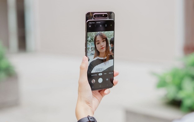 Camera trượt xoay ấn tượng