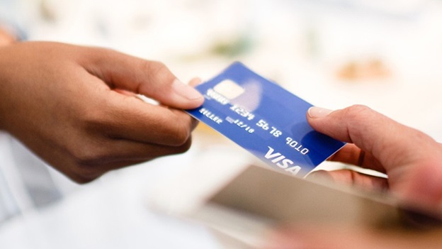 Mở thẻ ATM hay tài khoản online