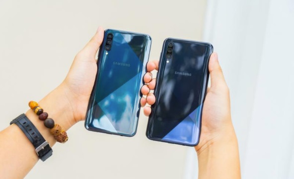 Galaxy A50s sở hữ thiết kế ấn tượng với mặt cắt kim cương hiệu ứng gardient bắt mắt