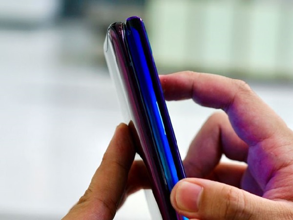 OPPO đã “khoe” phiên bản mẫu cho công nghệ màn hình thác nước vào cuối tháng 7 vừa qua