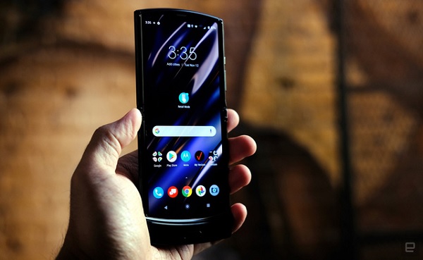 Màn hình Motorola Razr 2019 sau khi mở ra hoàn toàn.