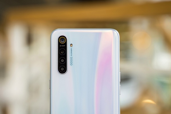 Hệ thống 4 camera Realme XT bao gồm: ống kính ISOCELL Bright GW1 64MP, ống kính siêu rộng 8MP, ống kính marco 2MP và cảm biến độ sâu 2MP