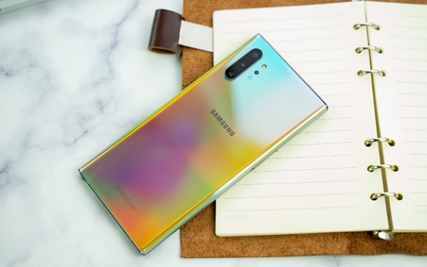 Samsung Galaxy Note 10+ gây ấn tượng với 2 phiên bản màu Aura White và Aura Black