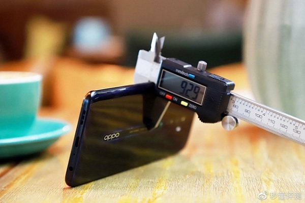 OPPO Reno 2 mỏng chỉ 9.29mm nhưng vẫn phải “chào thua” model mới