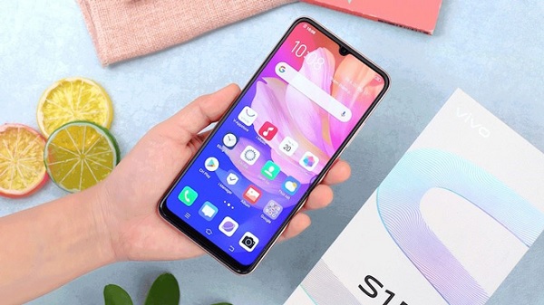 Các cạnh viền trên Vivo S1 Pro vẫn còn khá dày