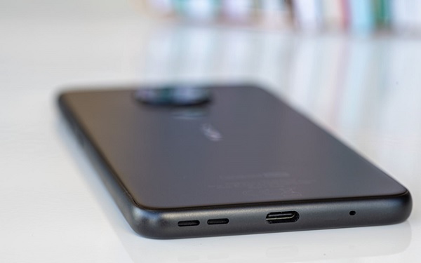 Khung Nokia 7.2 rất cứng cáp nhưng cũng vô cùng mềm mại