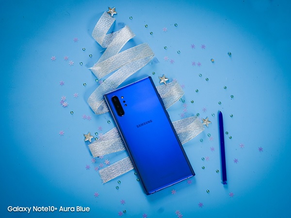 Một góc chụp khác Galaxy Note10+ xanh Aura