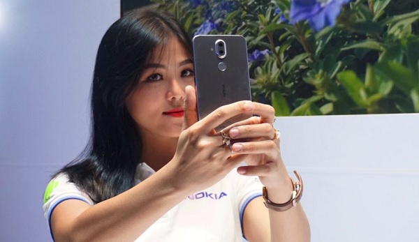 Camera selfie sắc nét và có thể chụp trong điều kiện thiếu sáng