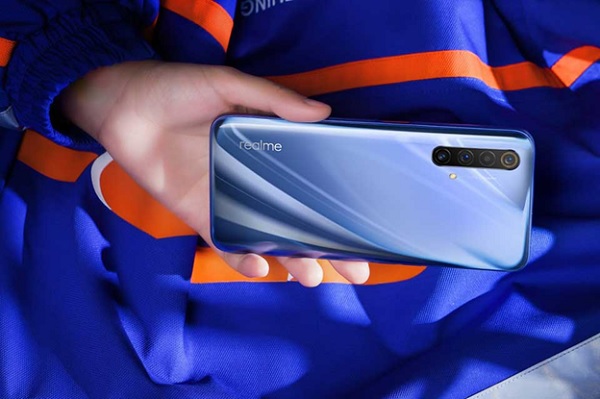 Mặt sau Realme X50 độc đáo và bắt mắt