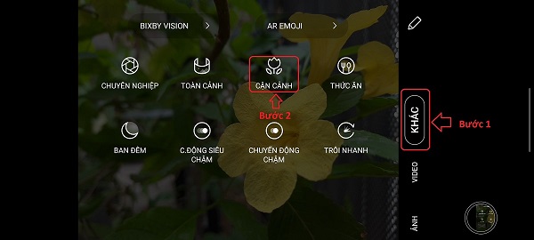 Ngay tại giao diện chụp ảnh của Galaxy A51, người dùng hãy bấm vào KHÁC > CẬN CẢNH sẽ kích hoạt chế độ chụp siêu cận cảnh