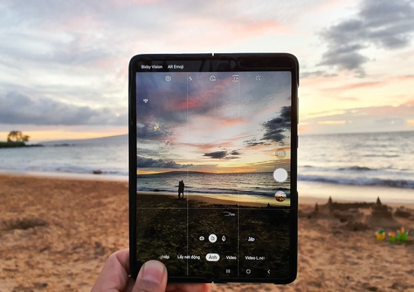 Giao diện ứng dụng camera Galaxy Fold