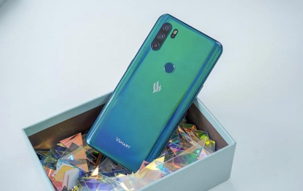 Vsmart Active 3 phiên bản tiêu chuẩn RAM 4GB, bộ nhớ 64GB, giá 4.490.000 đồng