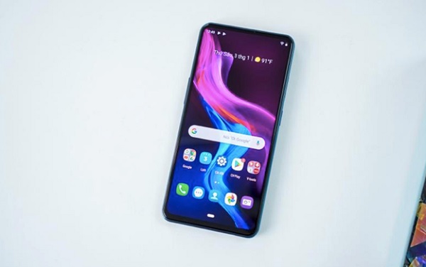Smart Active 3 sở hữu màn hình tràn viền AMOLED, kích thước 6.39 inch, độ phân giải Full HD+. Đây là màn hình có kích thước lớn nhất từ trước đến nay của Vsmart, đi kèm với thiết kế không đường viền mang đến trải nghiệm không gian hình ảnh hoàn hảo hơn.