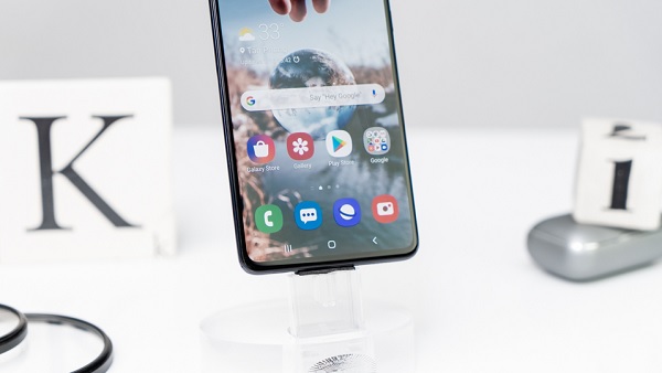 Hỗ trợ sạc siêu nhanh 25W