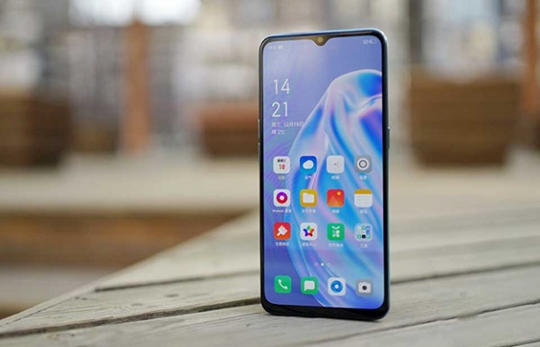 Màn hình “giọt nước”, độ phân giải Full HD+, tấm nền AMOLED cho chất lượng ảnh đẹp, tương phản tốt