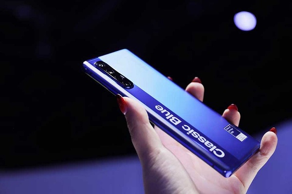 Góc nghiêng Reno3 Pro Pantone 2020