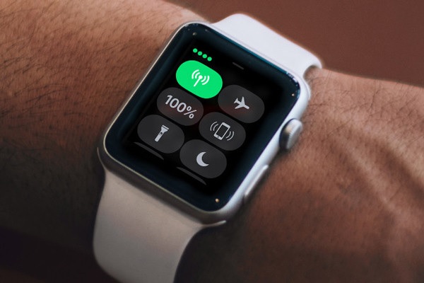 Sự khác nhau giữa Apple Watch GPS và Apple Watch LTE là gì?