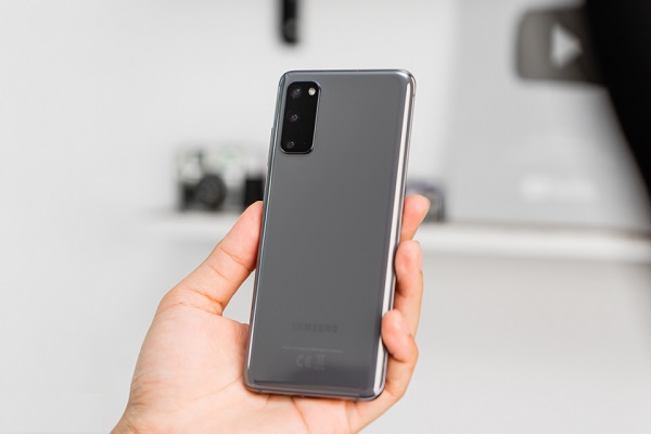 Galaxy S20 màu xám sang trọng phù hợp với tất cả mọi người