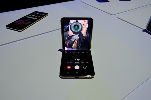 Chụp selfie dễ dàng mà không cần giá đỡ