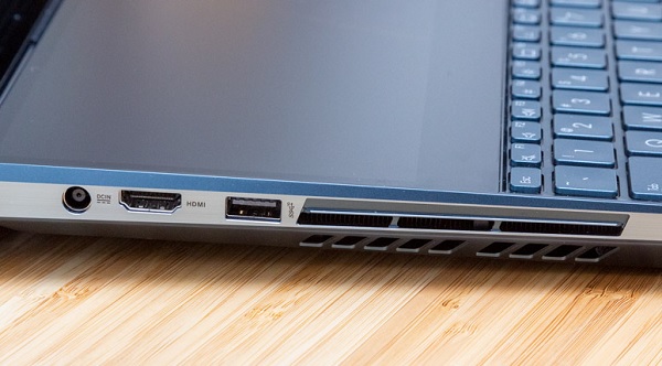 ZenBook Duo vẫn được trang bị đầy đủ các kết nối phổ biến hiện nay
