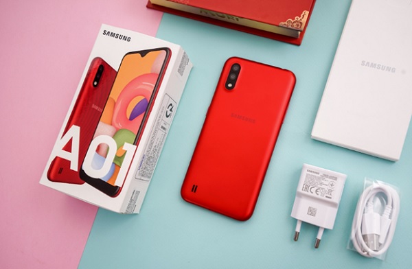 Samsung Galaxy A01 phiên bản màu đỏ cá tính