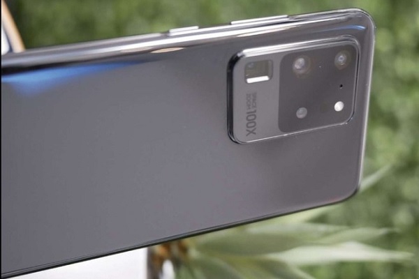 Hình ảnh thực tế mặt lưng của chiếc Galaxy S Mới bản Ultra cao cấp