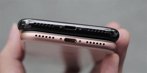 Thiết kế loa ngoài và micro iPhone thường khá nhỏ và dễ bám bụi bẩn