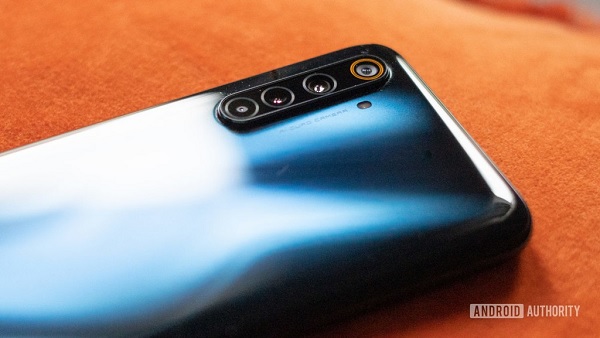 Bốn camera sau chuyên nghiệp