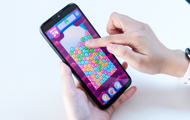 Vsmart Joy 3 có thể chơi 1 số game nặng phổ biến hiện nay ở chế độ đồ họa thấp và hỗ trợ công nghệ sạc nhanh 18W
