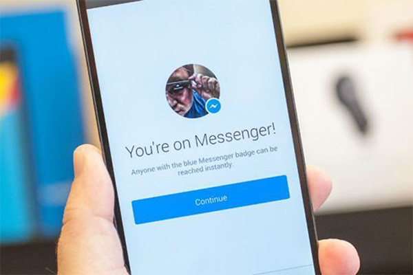 Khởi động Messenger và đăng nhập bằng tài khoản Facebook