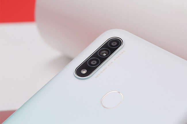 Cụm 3 camera sau được hỗ trợ nhiều tính năng hấp dẫn