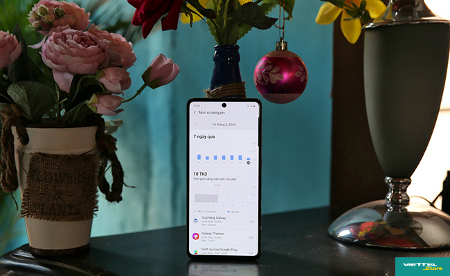 Galaxy A71 cho thời lượng pin dài ấn tượng, giúp mình cảm thấy thoải mái làm việc, chơi game, xem phim suốt cả ngày dài, không lo bị gián đoạn