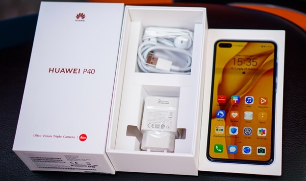 Hộp đựng Huawei P40 và các phụ kiện đi kèm