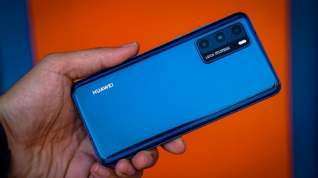 Chiếc Huawei P40 màu xanh rất sang