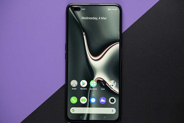 Giá bán Realme 6 Pro từ 5,4 triệu đồng đến khoảng 6 triệu đồng và bắt đầu được bán từ 13/3