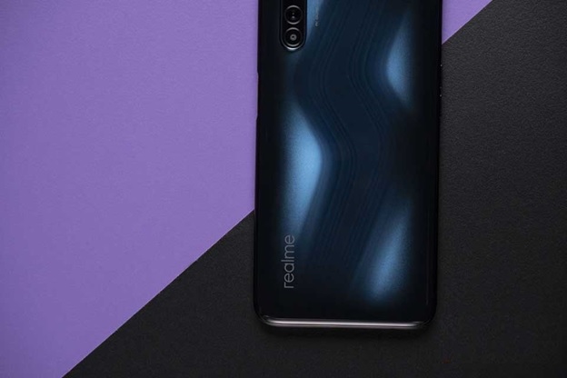 Mặt sau của Realme 6 Pro