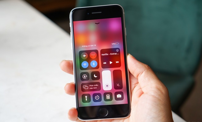 Sự quay trở lại của Touch ID trên iPhone SE 2020