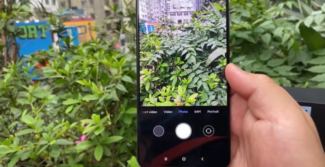 Sở hữu cụm 4 camera sau với camera chính lên tới 64MP và được tích hợp nhiều chế độ chụp