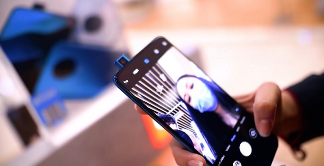 Camera selfie dạng thò thụt có độ phân giải 20MP