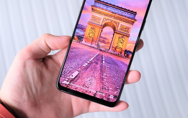 Dễ dàng thao tác trên màn hình OPPO Reno3 ngay cả khi ở dưới trời nắng gắt