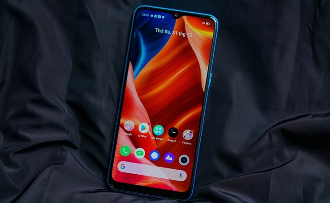 Chipset Helio P70, RAM 2GB và bộ nhớ 32GB