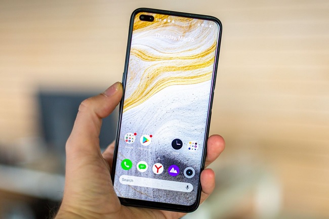 Màn hình lớn với tần số quét lên đến 90Hz