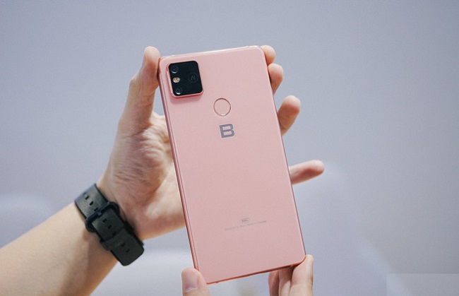 Chiếc điện thoại Bphone B86 vô cùng bắt mắt