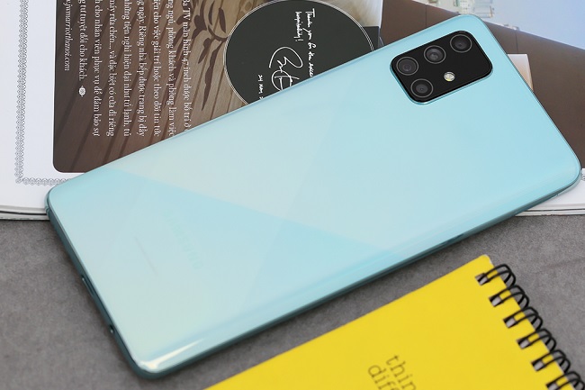 Galaxy A71 với cụm 4 camera sau