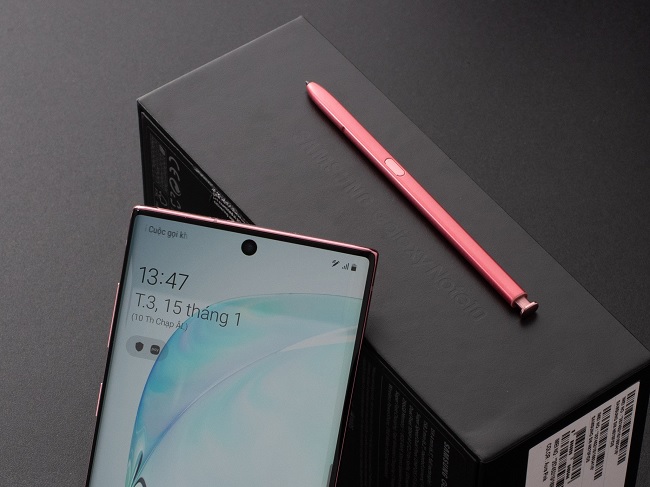 Top 4 smartphone mua cho bạn gái làm quà tặng vô cùng hấp dẫn