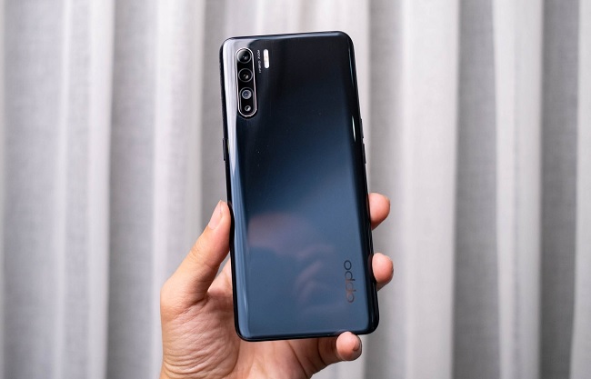 Camera selfie lên tới 44 MP ghi điểm chụp đêm nét